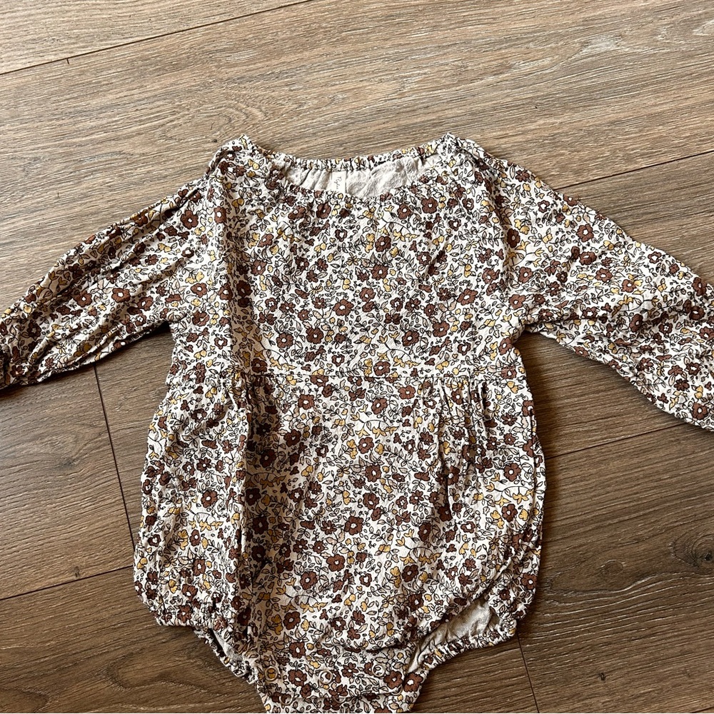 Rylee and Cru bubble romper 6-12 months